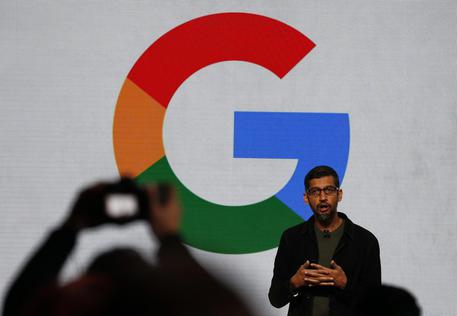 Sundar Pichai, Ceo di Google alla presentazione degli smartphone Pixel © ANSA