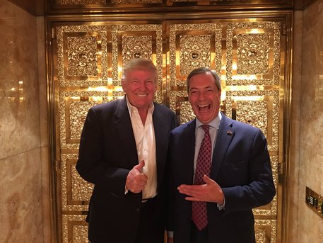 L'incontro tra Donald Trump e Nigel Farage © Ansa