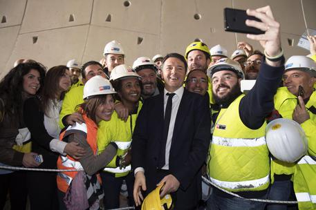 Matteo Renzi a Caltanissetta,  con il ministro per le Infrastrutture,  Graziano Del Rio, visita il cantiere per la realizzazione della galleria 
