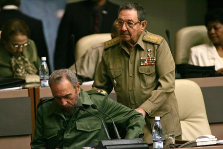 Fidel Castro e Raul Castro © AP