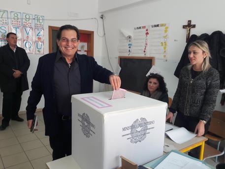 Referendum: presidente Sicilia Crocetta al voto © ANSA