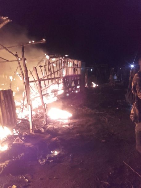  Incendio baraccopoli migranti Calabria Fiamme propagatosi da falò acceso per difendersi da freddo