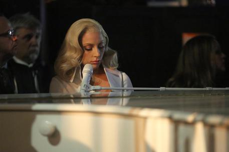 Lady Gaga a Los Angeles per la serata degli Oscar © AP