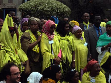 Alcune delle donne che hanno preso parte al convegno di Nairobi  su violenze sessuali, mutilazioni genitali femminili e matrimoni forzati in Somalia il 5 novembre 2010 © ANSA 