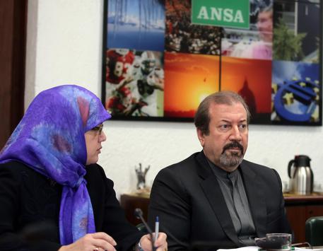 L'ambasciatore iraniano a Roma Mozaffari durante il forum all'ANSA © ANSA