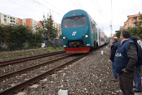 Giovane di 17 anni travolto ed ucciso da treno a Napoli © ANSA