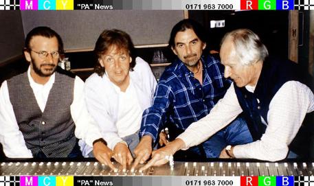 Ringo Starr, Paul McCartney, George Harrison e George Martin © ANSA 