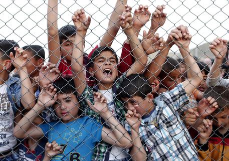 Bambini in campo profughi Turchia © EPA