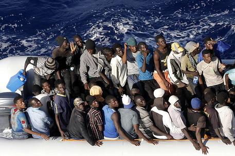 Migranti:Frontex, arrivi Italia superano quelli Grecia © ANSA