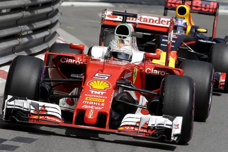 F1: Elkann, gap con Mercedes forte, ma progressi Ferrari © AP
