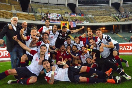 Calcio: il Cagliari vince a Bari e torna in Serie A © ANSA