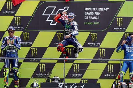 MotoGp in Francia: Lorenzo vince a Le Mans, Rossi è secondo © EPA