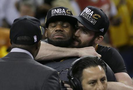 LeBron James e Kevin Love © AP