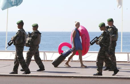 Una foto dei giorni scorsi della Promenade des Anglais di Nizza © AP