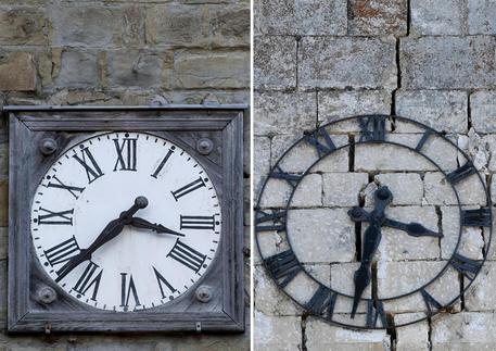 L'orologio di Amatrice e quello della chiesa Sant'Eusanio (l'Aquila) © ANSA
