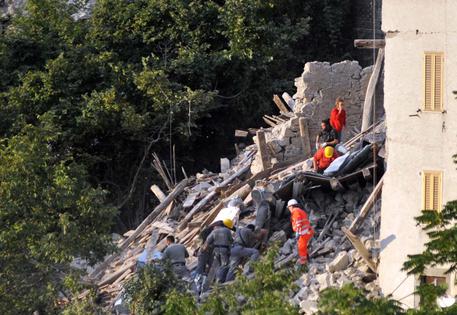 Terremoto: numeri utili. Facebook attiva il safety check © ANSA
