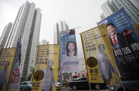 Ultimo giorno di campagna elettorale a Hong Kong © EPA