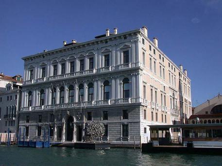 Palazzo Grassi  a Venezia, sede della Biennale © ANSA