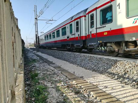 Ferrovie: investimento mortale, bloccata linea Adriatica © ANSA