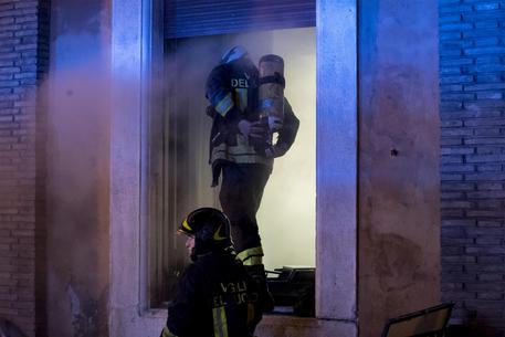 Principio incendio in ospedale Roma, evacuati pazienti - Foto MASSIMO PERCOSSI © ANSA
