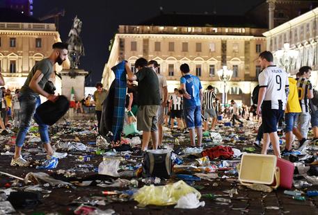 Un morto e oltre 1.500 feriti, primi avvisi per piazza San Carlo © ANSA