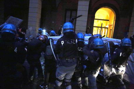 Italy: scuffles and police charges at the university of Bologna © ANSA