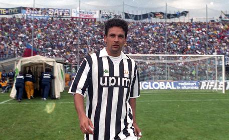 Roberto Baggio con la maglia della Juventus impegnata a Bergamo per la sfida di Serie A contro  l'Atalanta, 22 settembre 1991 © ANSA