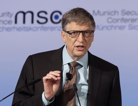 Bill Gates, robot che rubano posti lavoro paghino tasse © AP