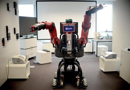 Commissione Ue dice no a tassa su robot, ferma progresso © ANSA