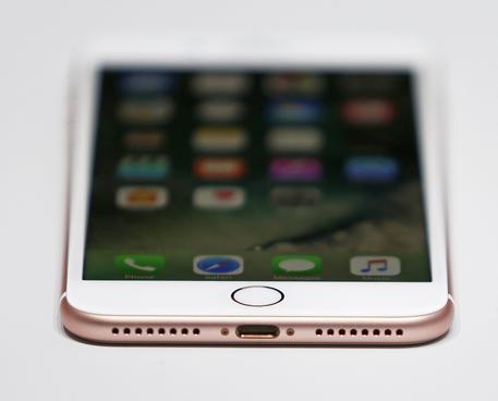 Apple: stampa, iPhone sarà in vendita a ottobre © ANSA