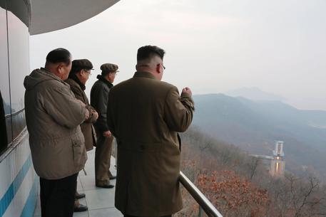 Corea Nord, testato nuovo motore missili © EPA