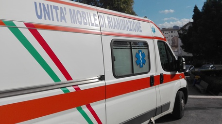 Ambulanza a Palermo © ANSA