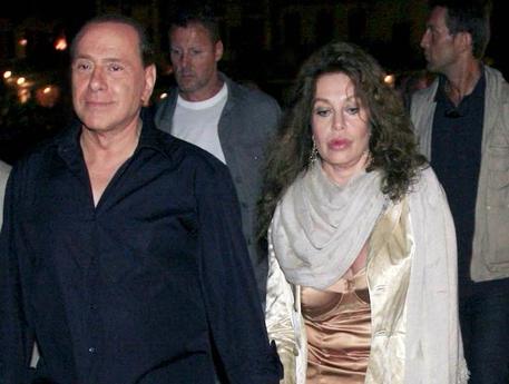 Silvio Berlusconi e Veronica Lario a Portofino, in una foto del 27 luglio 2008 © ANSA
