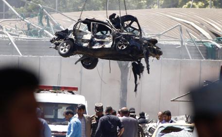 Camion-bomba a Kabul, almeno 90 morti e 400 feriti © EPA