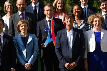 Il governo francese in una foto di gruppo all'Eliseo (archivio) © EPA