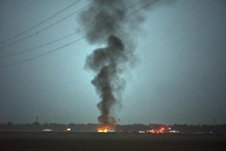 Usa: aereo militare si schianta al suolo, 16 morti © AP