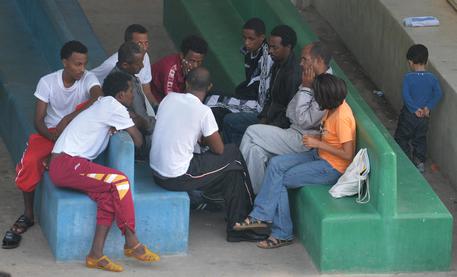 Migranti nel Centro di prima accoglienza di Lampedusa © ANSA