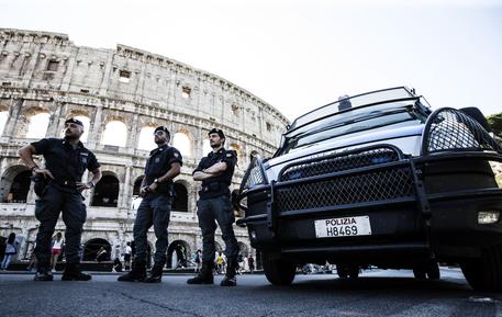 Terrorismo: zona massima sicurezza in area Colosseo © ANSA 