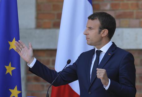 Macron crolla nei sondaggio, è al 40% © AP