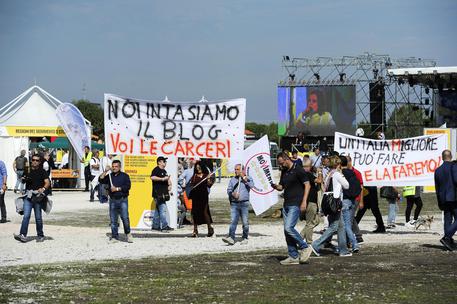 Sostenitori del Movimento 5 Stelle a Rimini © ANSA