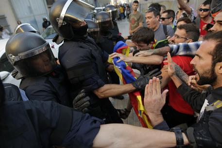 Spain Catalonia Police © AP