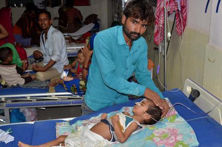 Centinaia bimbi morti in tre ospedali dell'India © ANSA 