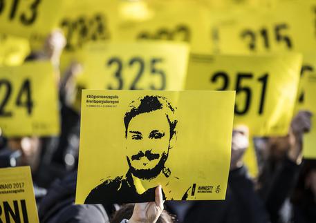 Una manifestazione di Amnesty per chiedere la verità sulla morte di Giulio Regeni © ANSA