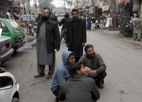 Sisma Afghanistan colpisce anche Pakistan, morta bimba © AP
