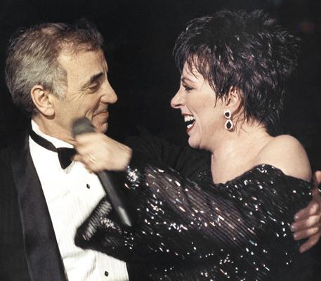 Liza Minnelli e Charles Aznavour © AP