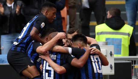 Serie A: Inter Genoa 5-0, nerazzurri a -3 dalla Juventus © ANSA