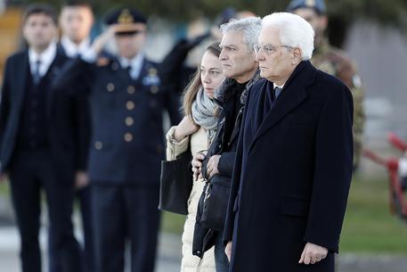 Il Capo dello Stato, Sergio Mattarella, Domenico Megalizzi, papa' di Antonio, e la fidanzata del giornalista © ANSA