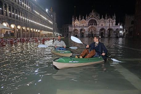 Venezia, acqua alta raggiunge massima di 117 cm © ANSA
