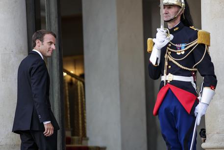 Emmanuel Macron © EPA