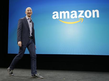 Amazon record, tocca i 1.000 mld dlr capitalizzazione © AP